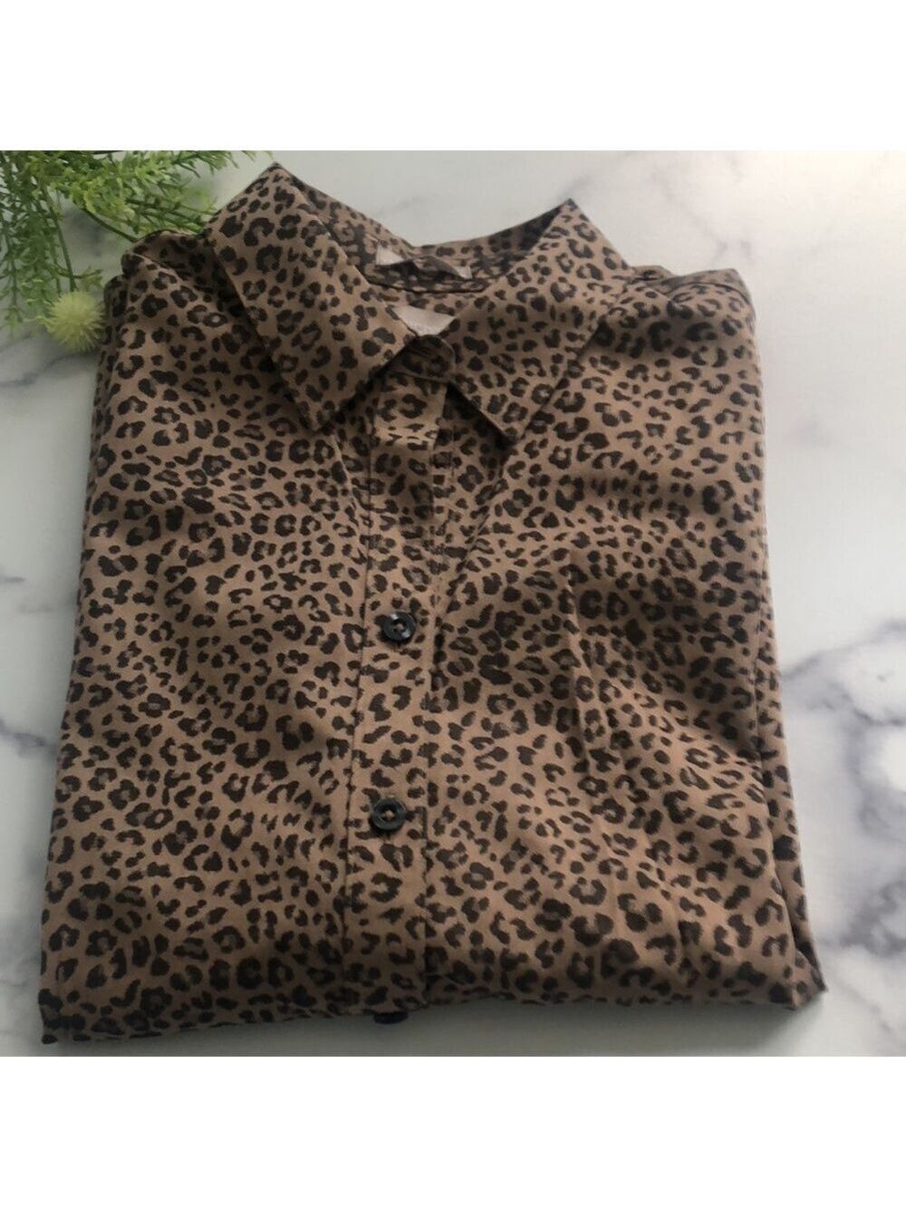 Chico's Animal Print No Iron Coolmax All Season Career Long Sleeve Shirt - Picture 14 of 16